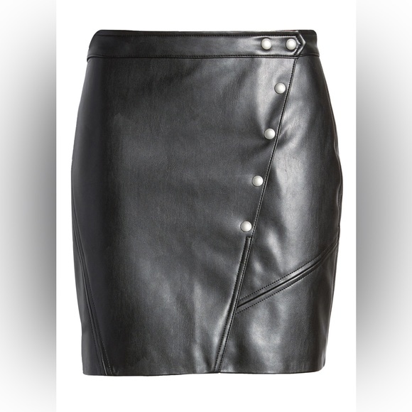BlankNYC Snap Faux Leather Skirt NWT - Picture 4 of 4
